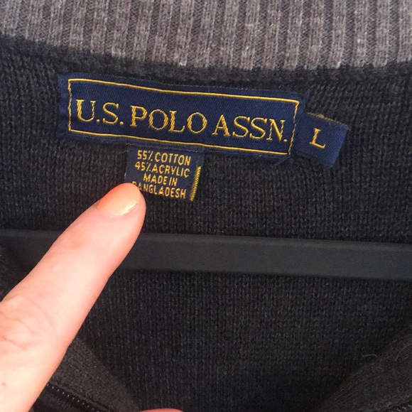 Multiple Sweaters - Picture 6 of 6